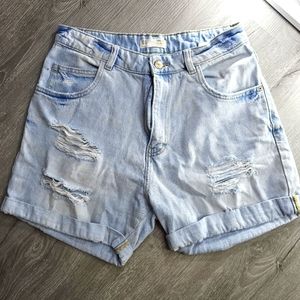 Zara vintage ripped denim shorts (size 6)
